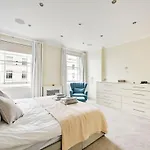 4 Rooms, 5 Beds, Spacious House
