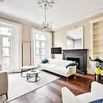 4 Rooms, 5 Beds, Spacious House